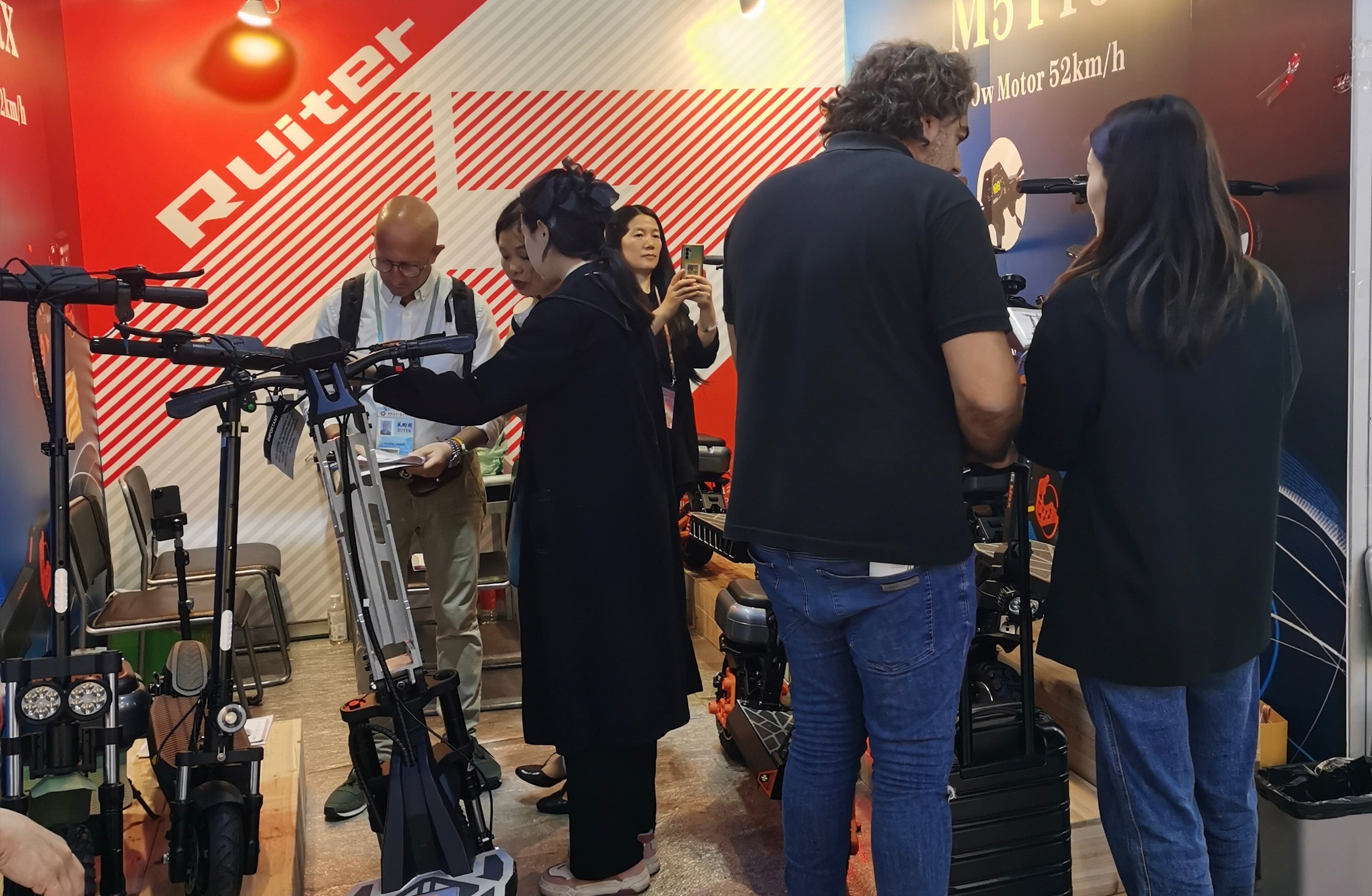 Translation missing: fr.block.video.load_video